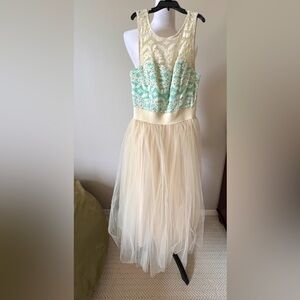 Teezeme Junior dress size 5